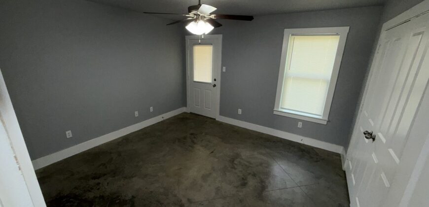 1014 (B) S. 10th Temple, TX 76504