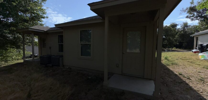 1014 (B) S. 10th Temple, TX 76504